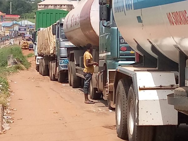 How Ogieneni of Uzairue, Otaru of Auchi intervention clears gridlock of trailers at jattu junction