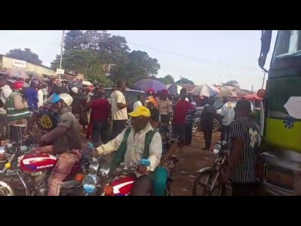 Etsako West Truck drivers protest bad roads, Blockage of alternative routes