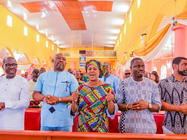 House of Assembly election: Obaseki attends worship service at Sabongida-Ora House of Assembly election: Obaseki attends worship service at Sabongida-Ora