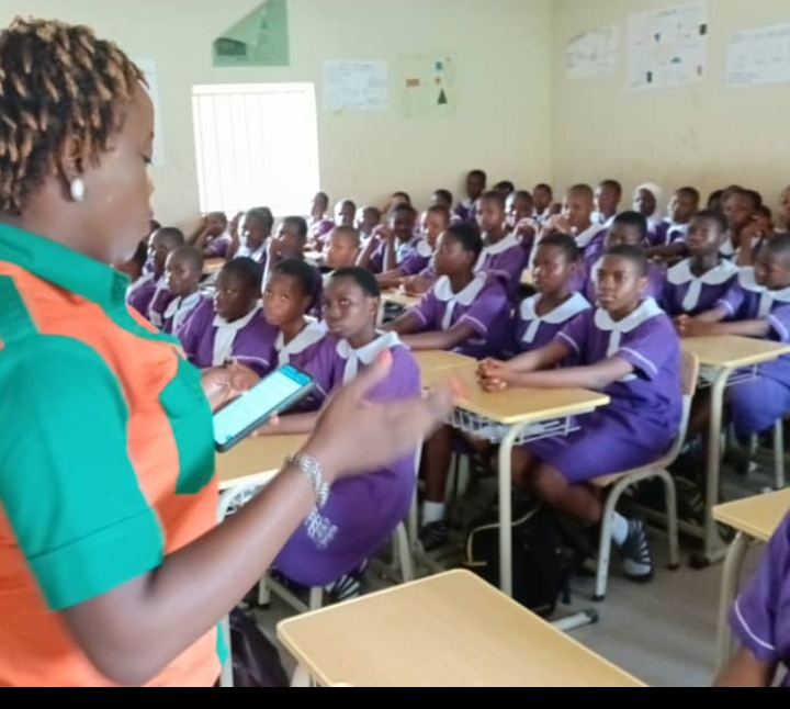 Edo NAWOJ Visits, Empowers Girl Child to Mark Menstrual Hygiene Day Edo NAWOJ Visits, Empowers Girl Child to Mark Menstrual Hygiene Day