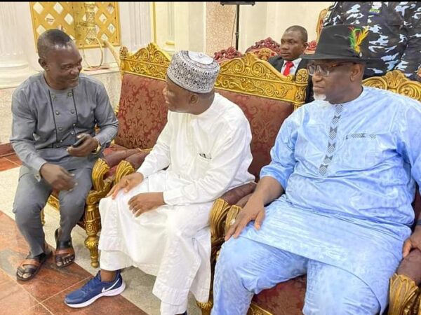 Momoh meets Oba of Benin, assures of FG’s commitment to good governance Momoh meets Oba of Benin, assures of FG’s commitment to good governance