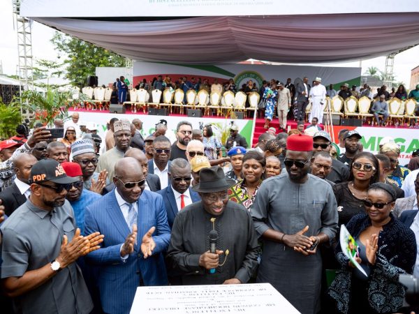 Ex-President Jonathan commissions Edo State Secretariat Complex, hails Obaseki’s reforms, commitment to state’s devt Ex-President Jonathan commissions Edo State Secretariat Complex, hails Obaseki’s reforms, commitment to state’s devt