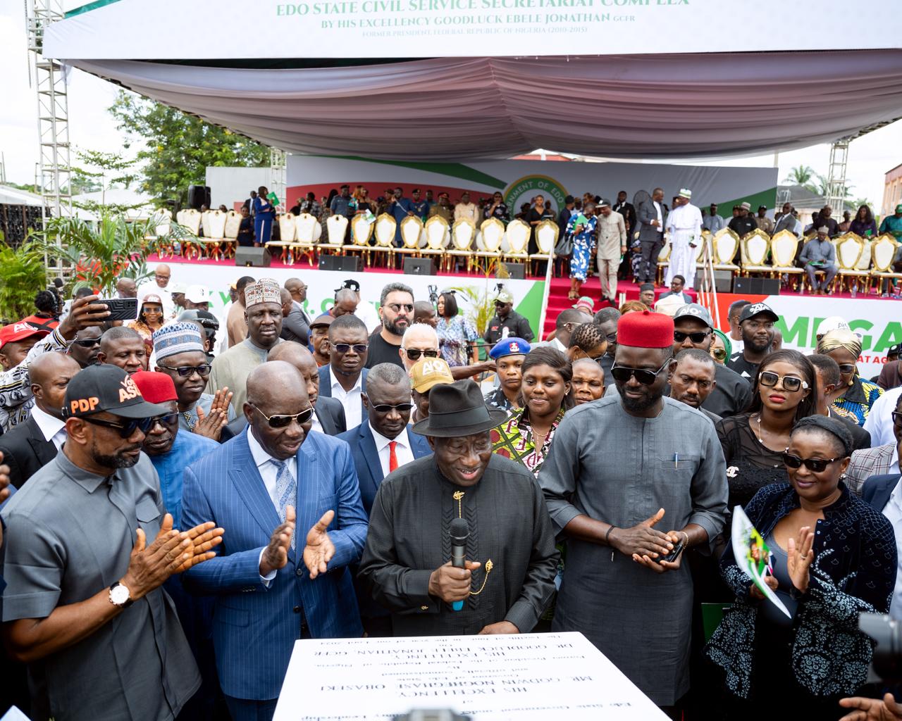 Ex-President Jonathan commissions Edo State Secretariat Complex, hails Obaseki’s reforms, commitment to state’s devt Ex-President Jonathan commissions Edo State Secretariat Complex, hails Obaseki’s reforms, commitment to state’s devt