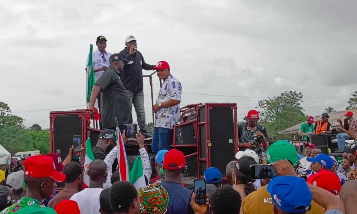 Edo Guber; Ighodalo receives defectors in Orhionmwon Edo Guber; Ighodalo receives defectors in Orhionmwon