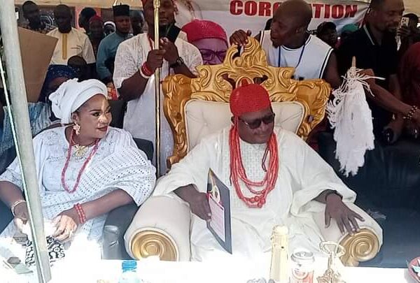 Inusa Umoru formally Mounts Throne As Aidonogie of South Ibie kingdom