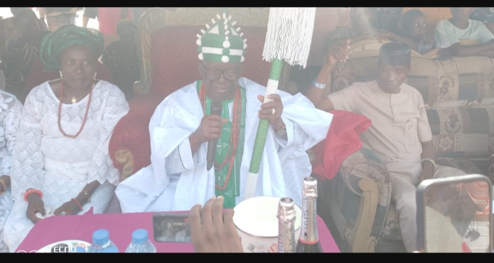 Edo Govt presents Staff of Office to Clan head of Sasaro Community in Akoko Edo