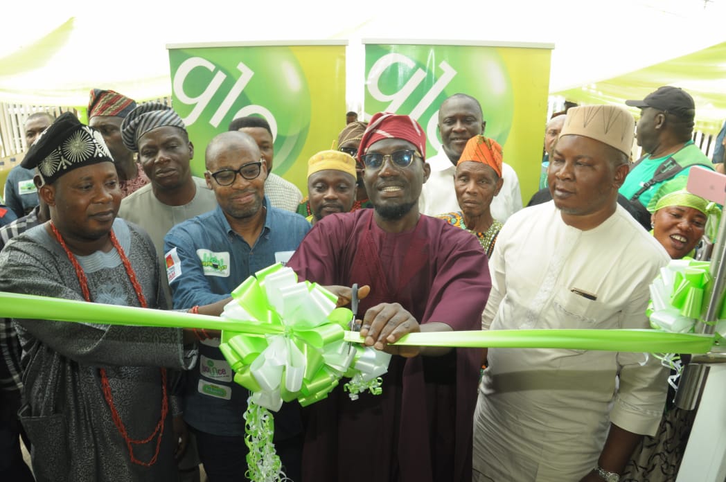 GLO OPENS OUTLET IN IYANA IPAJA, ALIMOSHO LGA ChAIRMAN PLEDGES SUPPORT GLO OPENS OUTLET IN IYANA IPAJA, ALIMOSHO LGA ChAIRMAN PLEDGES SUPPORT