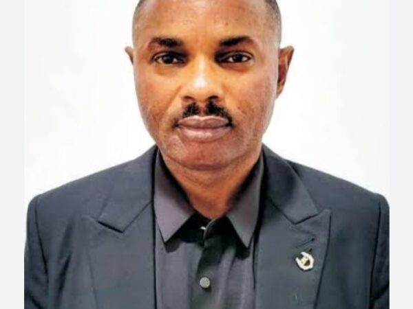 Suspected Thugs Shut  Etsako West LGA Secretariat, Workers stranded Suspected Thugs Shut  Etsako West LGA Secretariat, Workers stranded