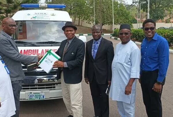 ‎Momoh Facilitates Ambulance To Edo University Teaching Hospital‎