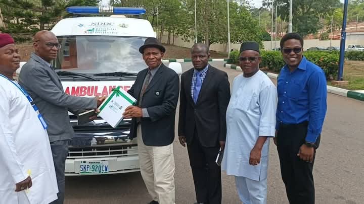 Momoh Facilitates Ambulance To Edo University Teaching Hospital Momoh Facilitates Ambulance To Edo University Teaching Hospital