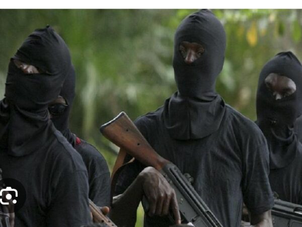Kidnappers slash ransom for eight abducted Edo residents to N40m Kidnappers slash ransom for eight abducted Edo residents to N40m