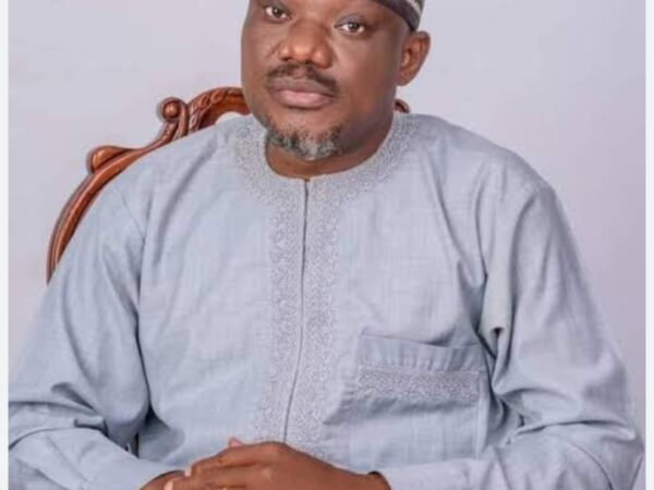 Okpebholo replaces chief of staff , retains slot in Etsako axis Okpebholo replaces chief of staff , retains slot in Etsako axis