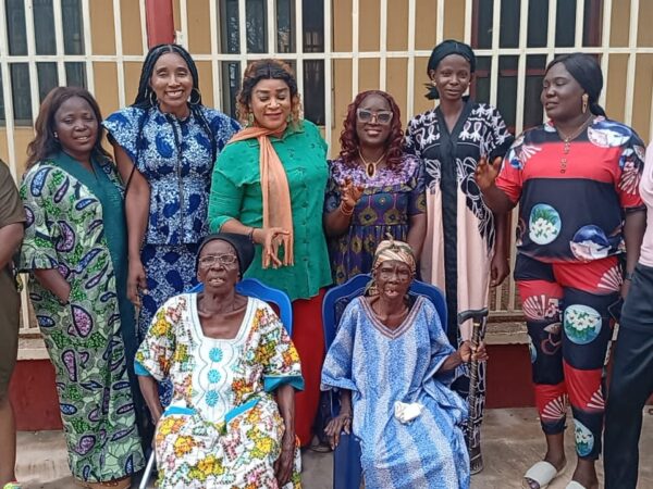 NAWOJ Edo Visits Elderly, Spreads Joy on Women’s Day