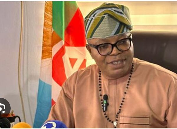 ‎Edo APC Chairman Jarret Tenebe Bags LLB From Baze University