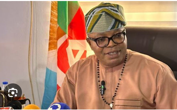 ‎Edo APC Chairman Jarret Tenebe Bags LLB From Baze University