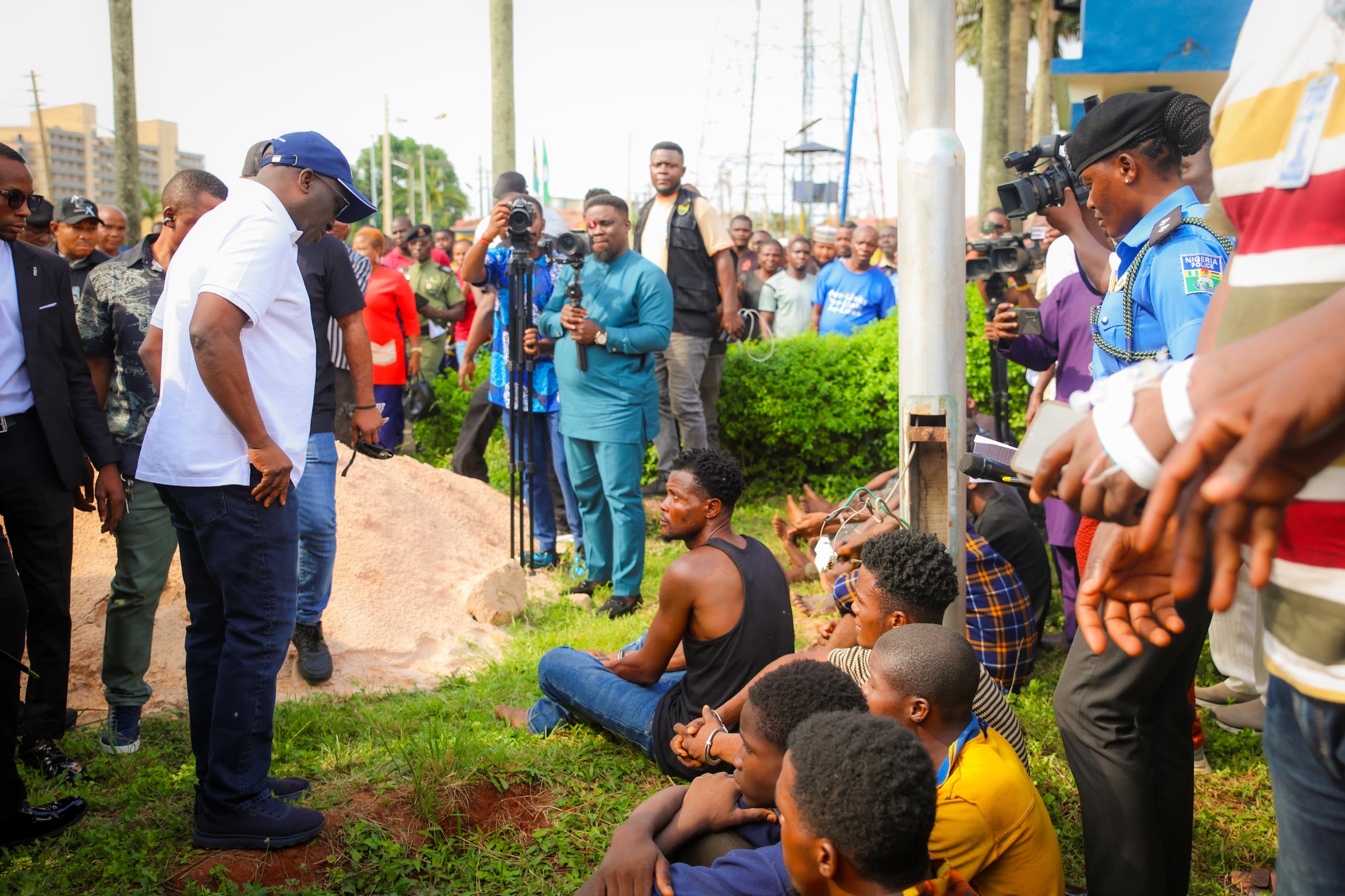 Edo Police Arrest Suspect Over Benin Vegetable Market Kidnap, Recover Lexus, Cash, Firearm