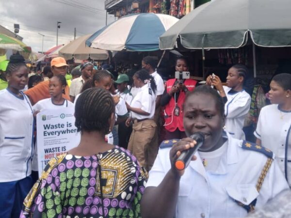 ‎EWMB Takes Environmental Campaign To Aduwawa Market, Rewards Cleanest Shops‎‎